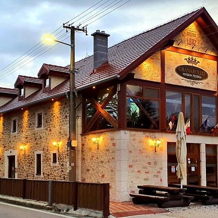 Granarollo Penzion Pizzeria Mlynany Buitenkant foto